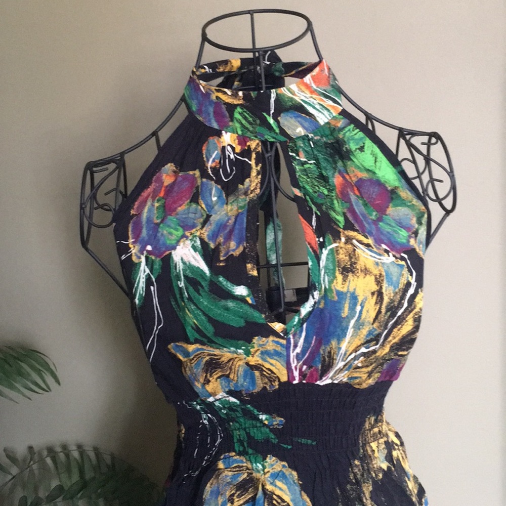 🥀DONATING 1/7  Keyhole, Smock Waist, Halter Tie Dress - Picture 2 of 7